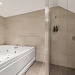 Hotel Ramada By Wyndham Arnavutkoy 4*
