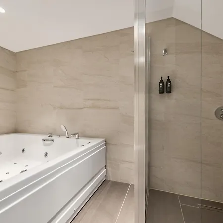 Hotel Ramada By Wyndham Arnavutkoy 4*